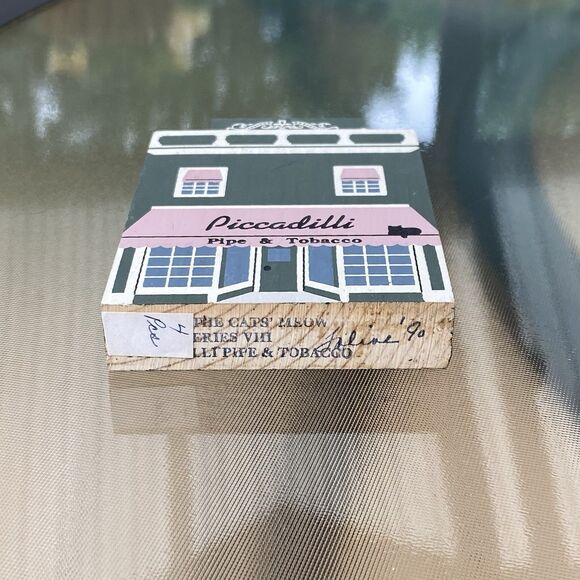 1990 The Cats Meow Series VIII Piccadilly Pipe & Tobacco Wooden Shelf Sitter... - Picture 5 of 6